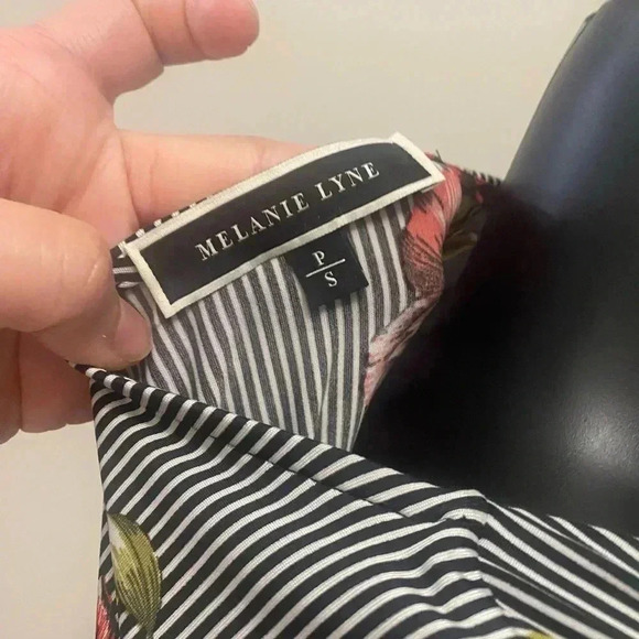 2 for $20 MELANIE LYNE TOP - Picture 5 of 7